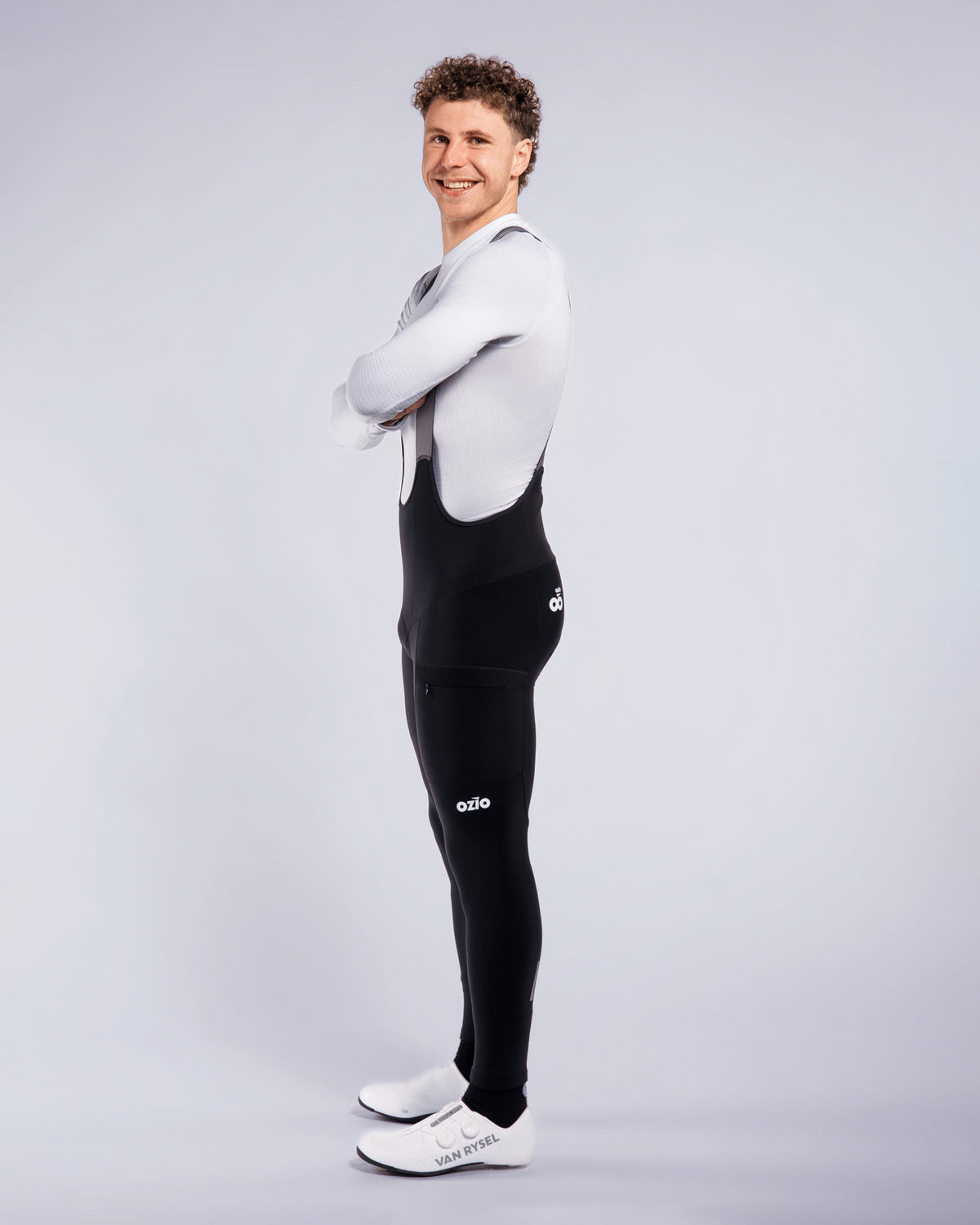 Cuissard long thermique Titan homme noir porté avec haut thermique, vue de profil